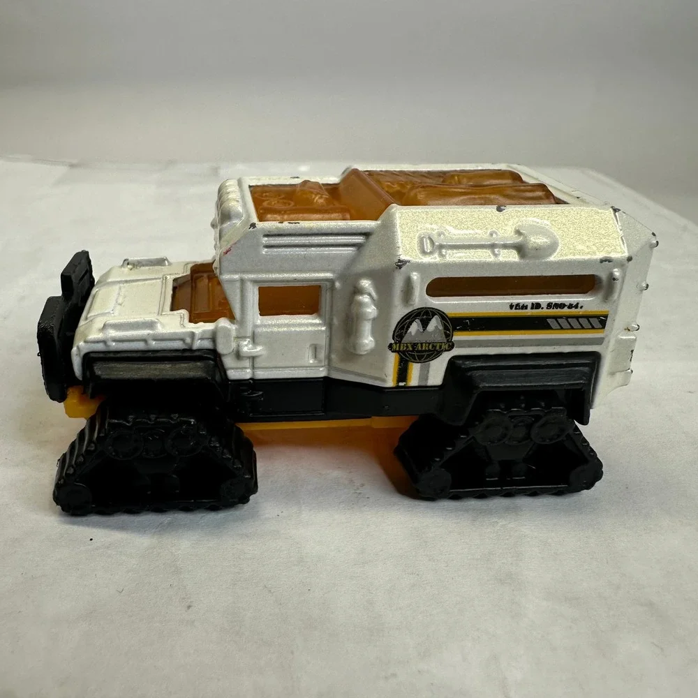 Matchbox Frost Fighter Snow Vehicle‎ White Orange Tracks Toy Diecast 2012